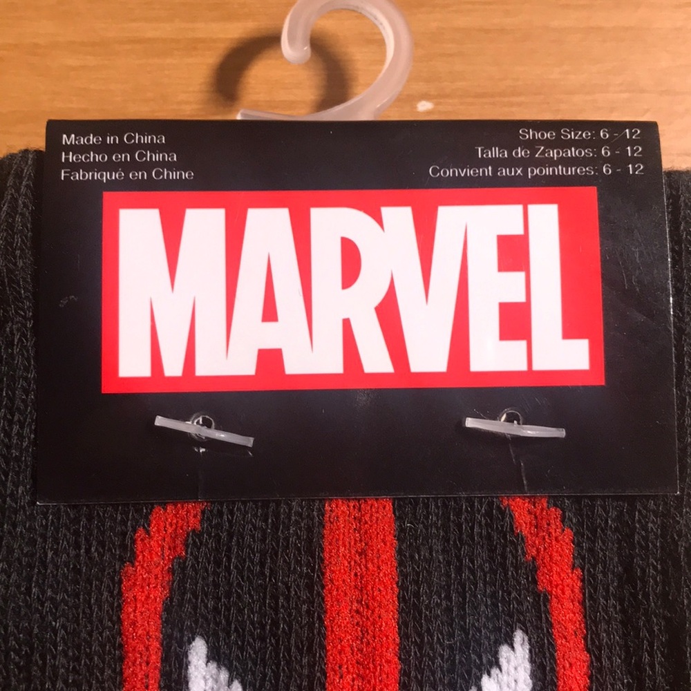 Marvel Deadpool socks - Picture 4 of 4